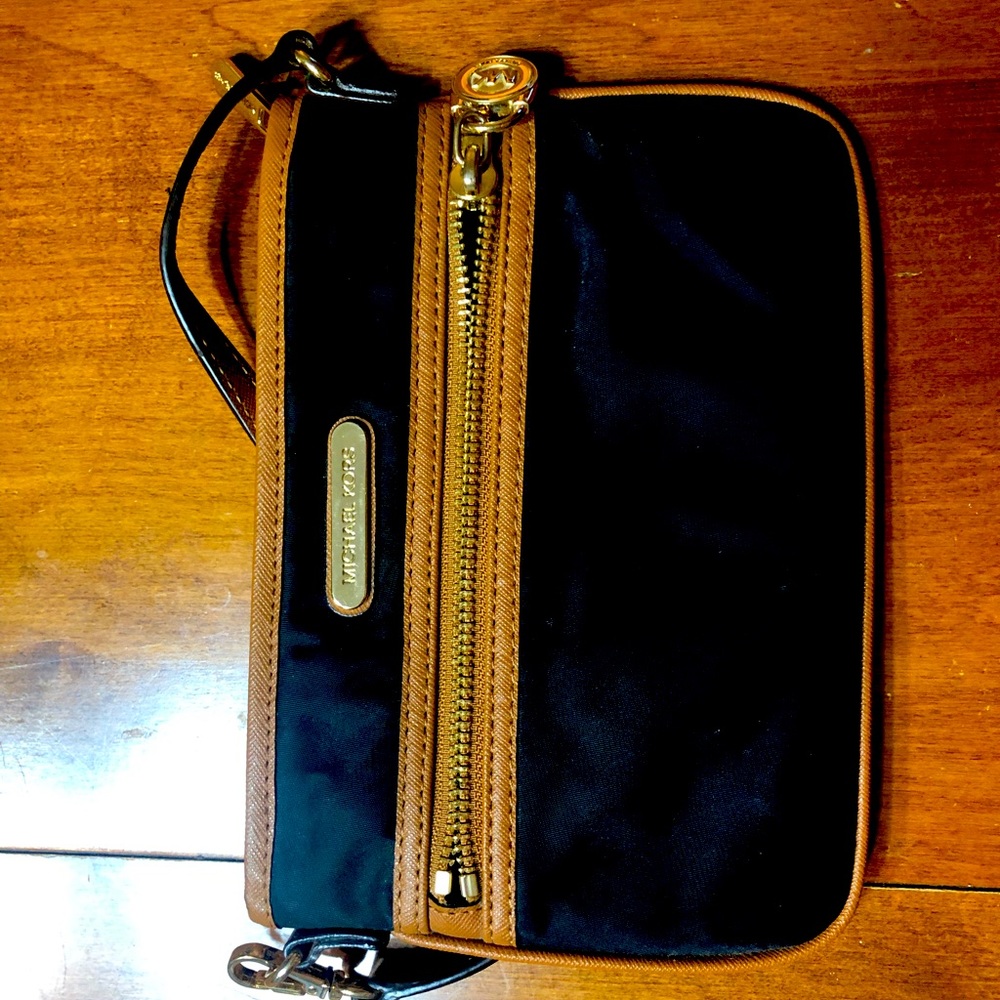 Michael Kors wristlet
